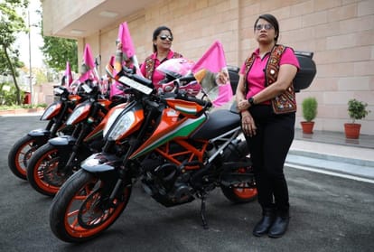 Yogi Adityanath flags off biking queens of Surat in Lucknow.