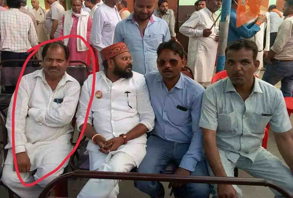 bjp leader take 8 lakh rupees from bjp mla for pm modi rally