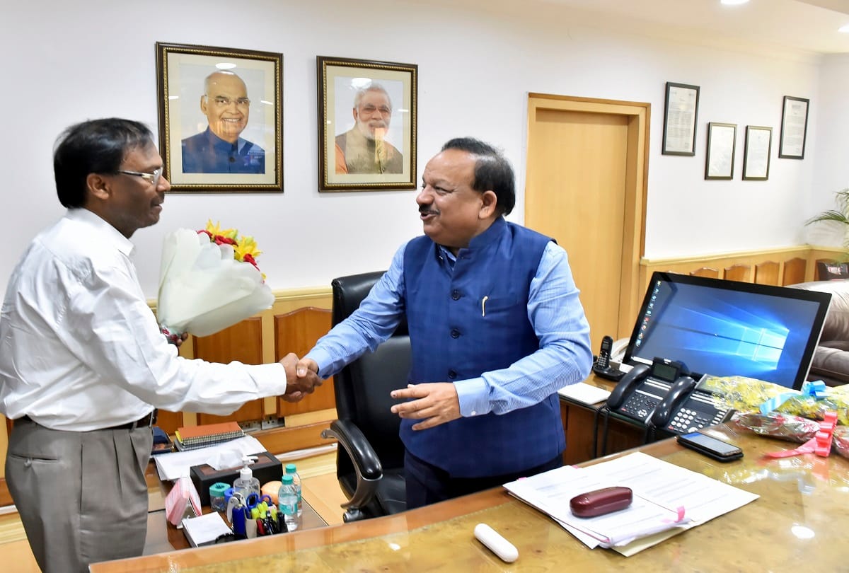 Union Minister Smriti Irani Ravi Shankar Prasad VK Singh take charge of respective ministry