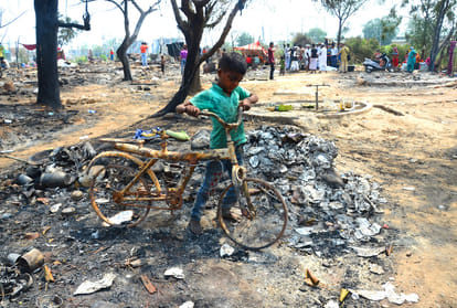 fire broke out in maratha mohalla jammu, approx 500 jhuggis set on fire