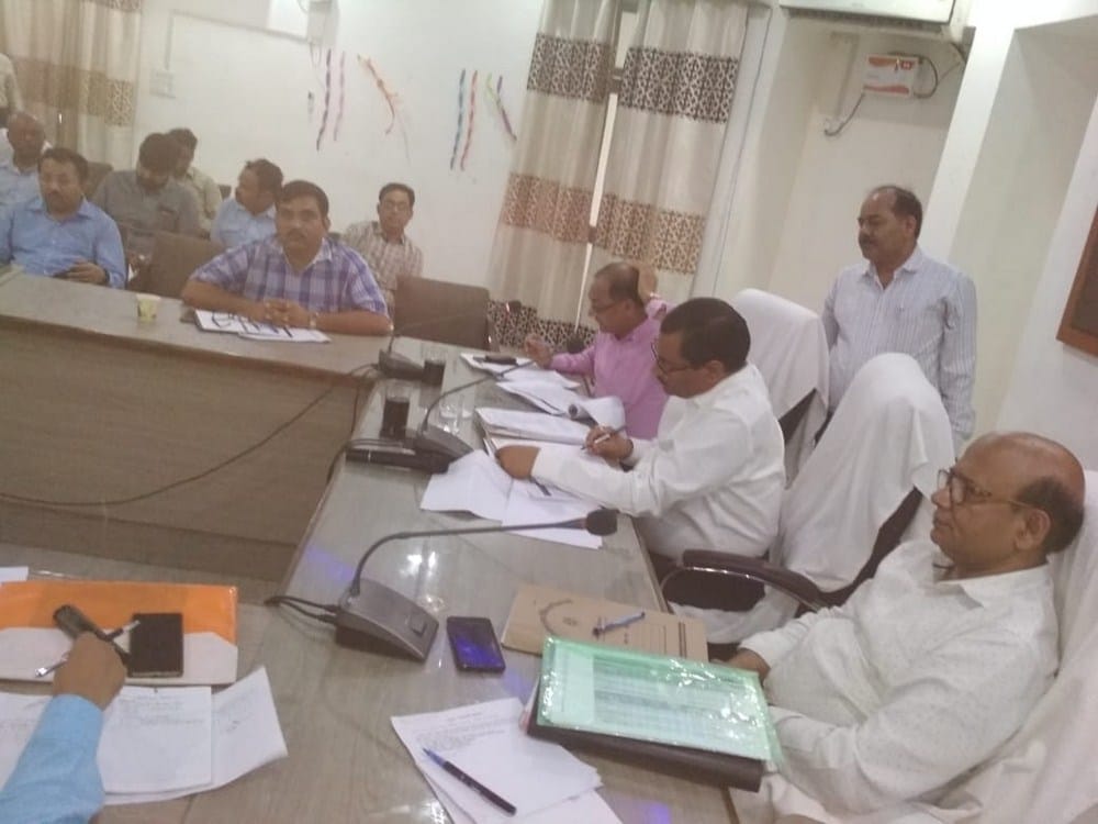 dm warned officers for fair work