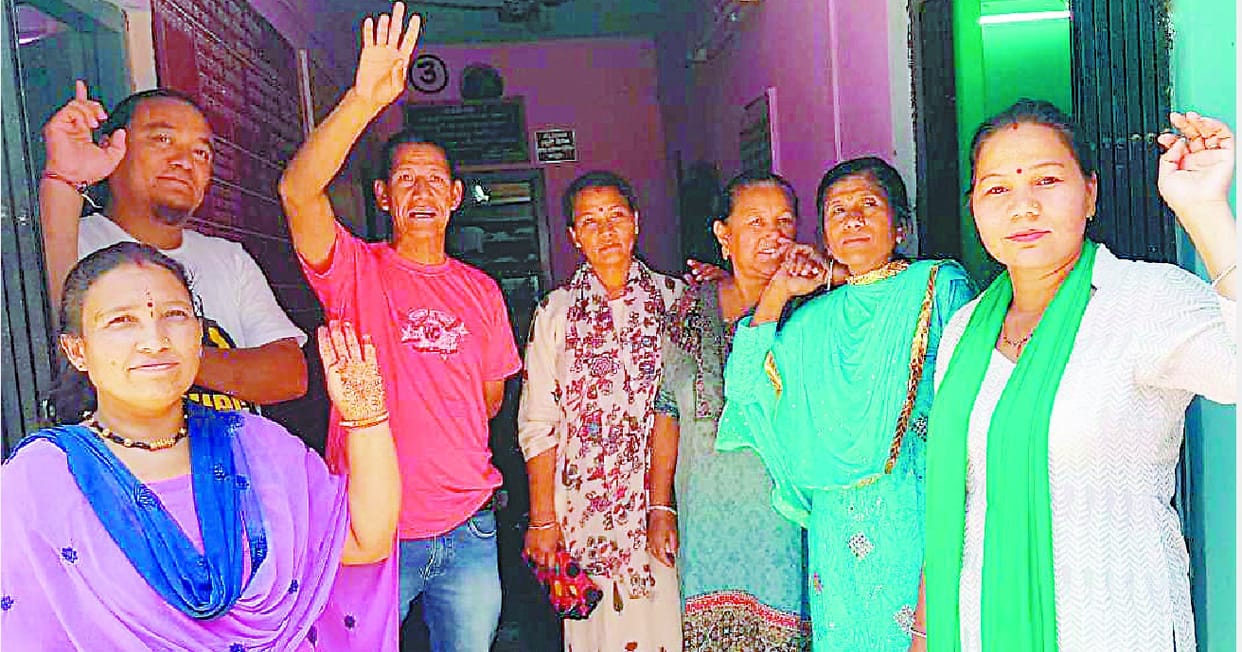 dhaarachoola mein sabhaasadon ne kiya bord baithak ka bahishkaar