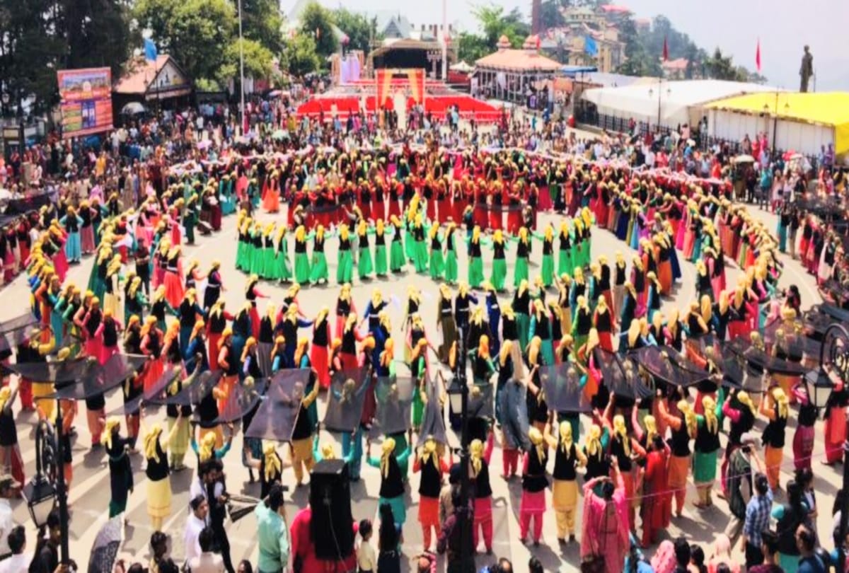 600 Thousands Anganwadi activists dances together in Shimla on the tune of natti
