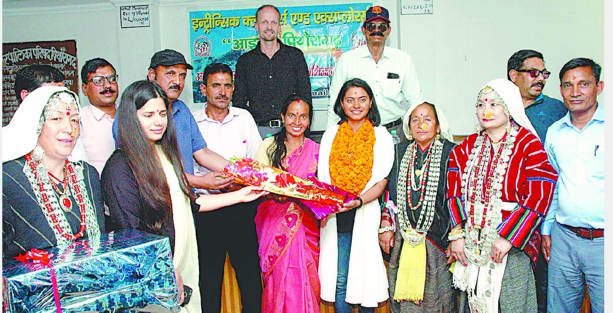 evarest vijeta sheetal ko pithauraagadh mein svaagat