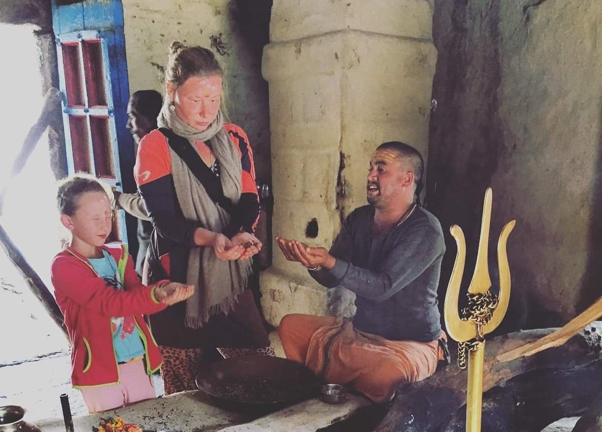 अपनी मां के साथ एलिजा वानात्को