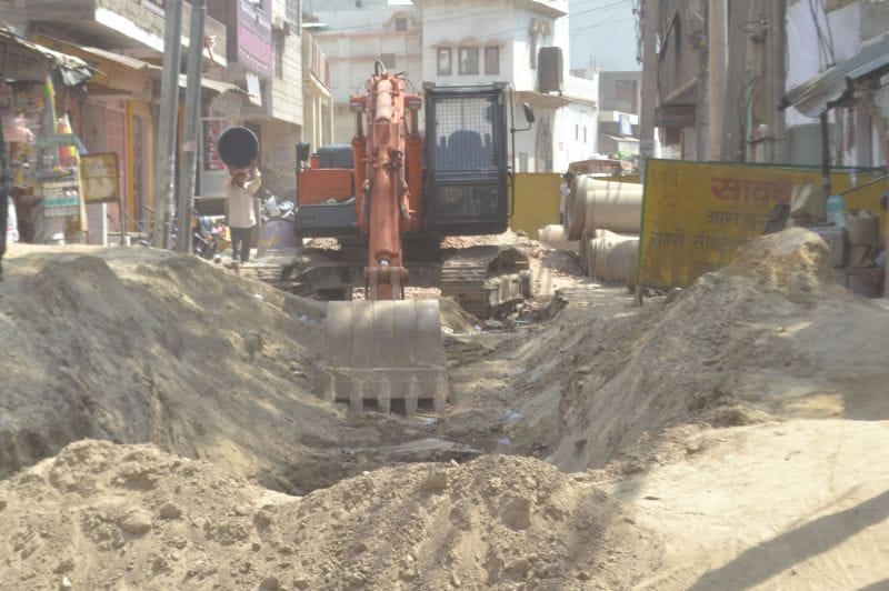 सीवर लाइन का कहर, हिचकोले खा रहा शहर