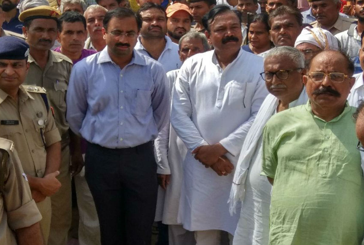 Martyr Indian Army Soldier Cremation on Birthday By Two Year Old Child