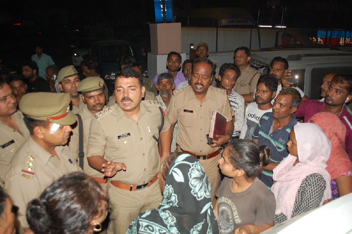 Ruckus and broken in police station after death of factory worker in Meerut