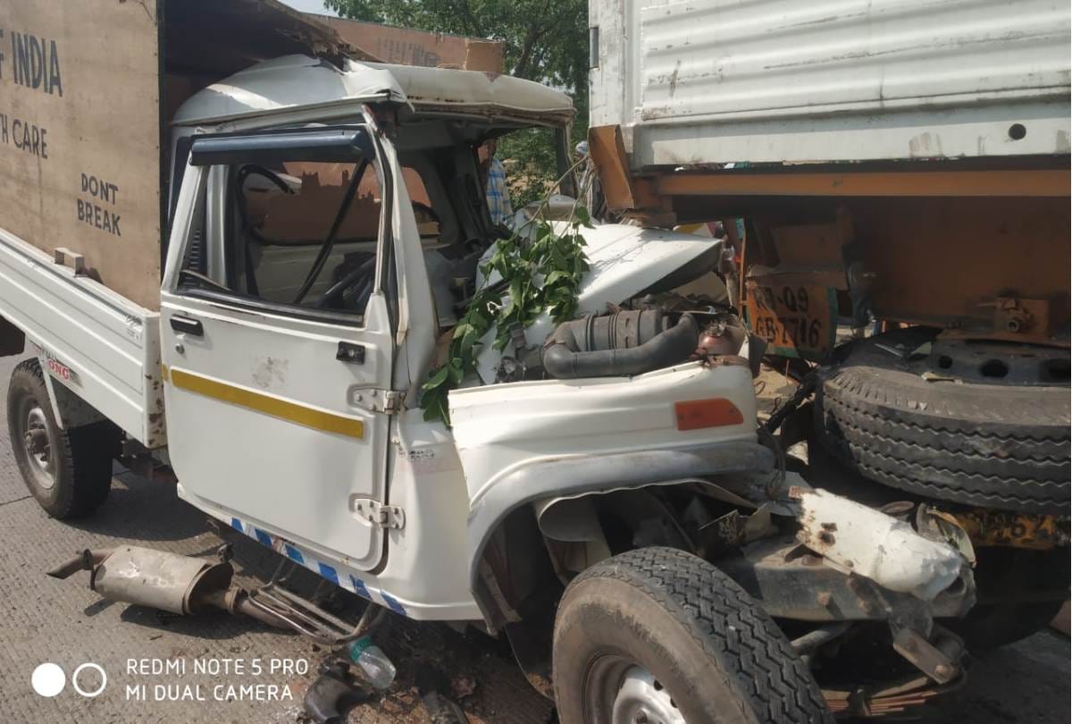 pickup collide with truck on ayodhaya barabanki highway two dead