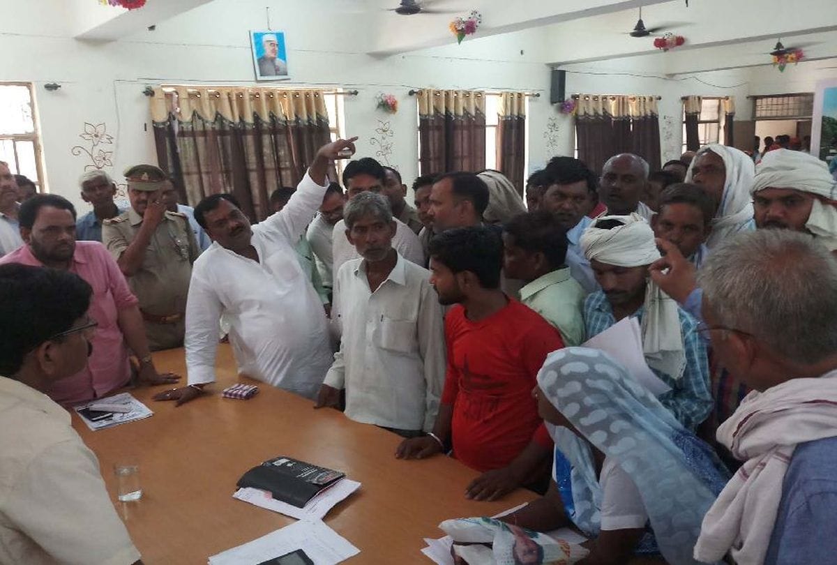 bjp mla ram gopal lodhi and sdm jasrana hot talk over gram pradhan