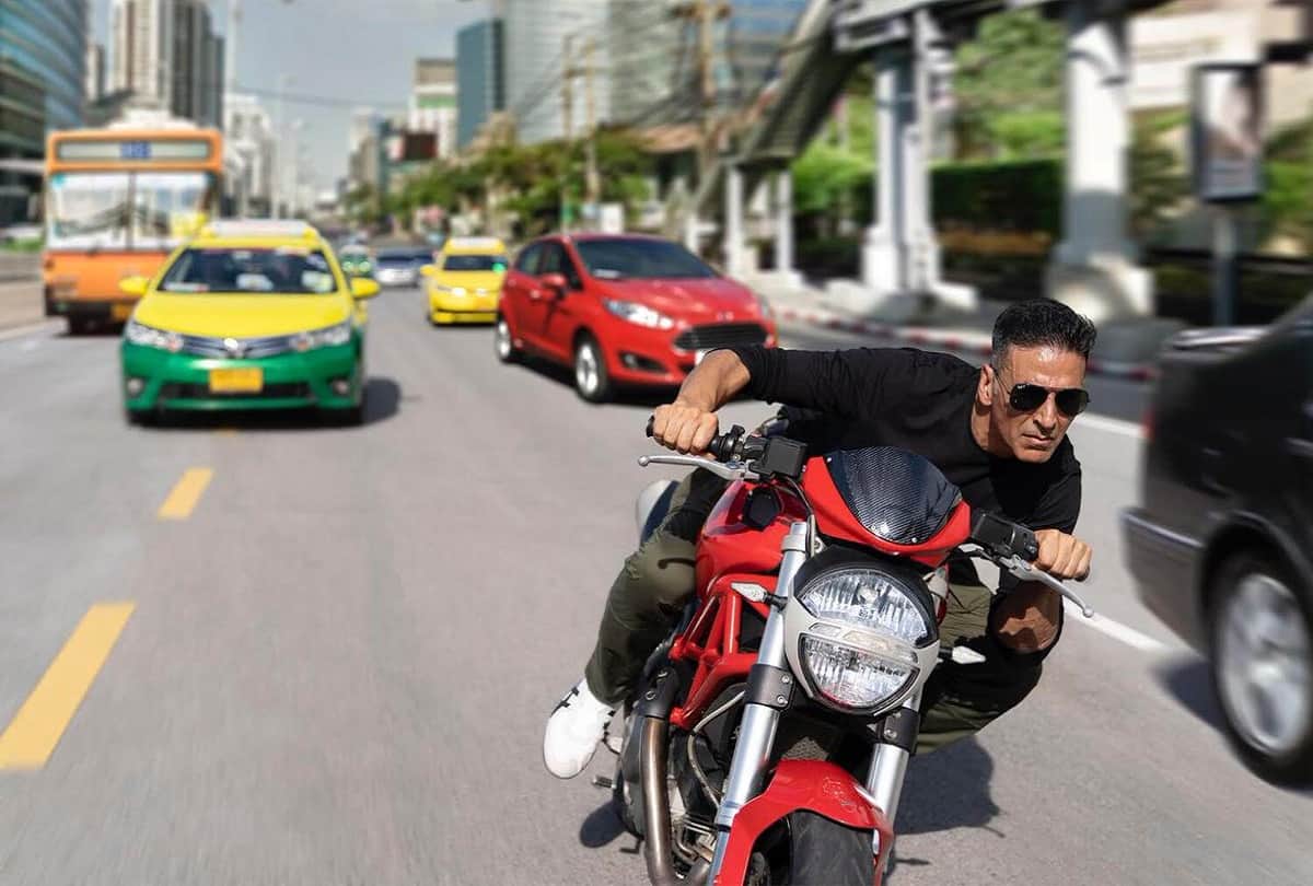 akshay kumar bike stunt scene viral from bangkok