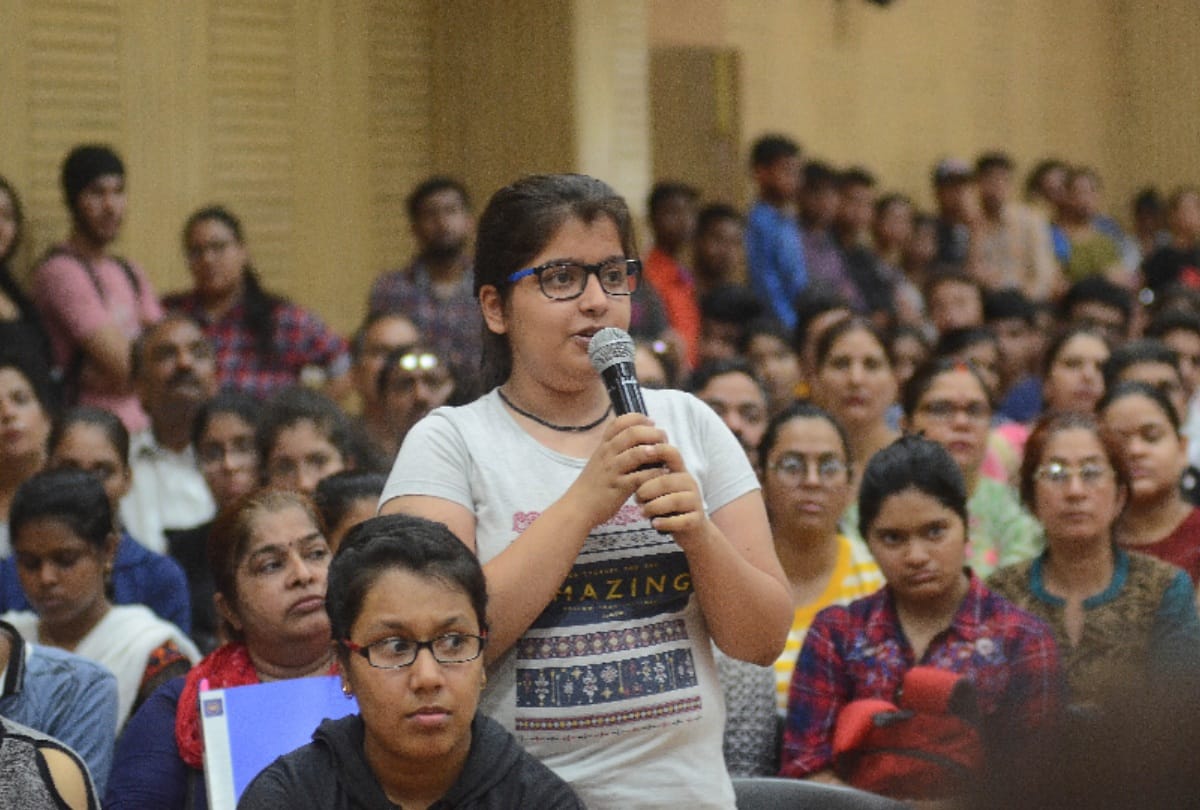 Students can ask questions from HRD Minister Nishank, He will answer in Leadership Talk Series