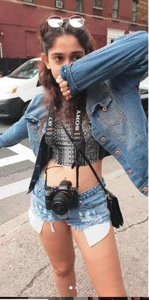 aamir khan daughter ira khan flaunt her belly piercing and tattoo in new photo