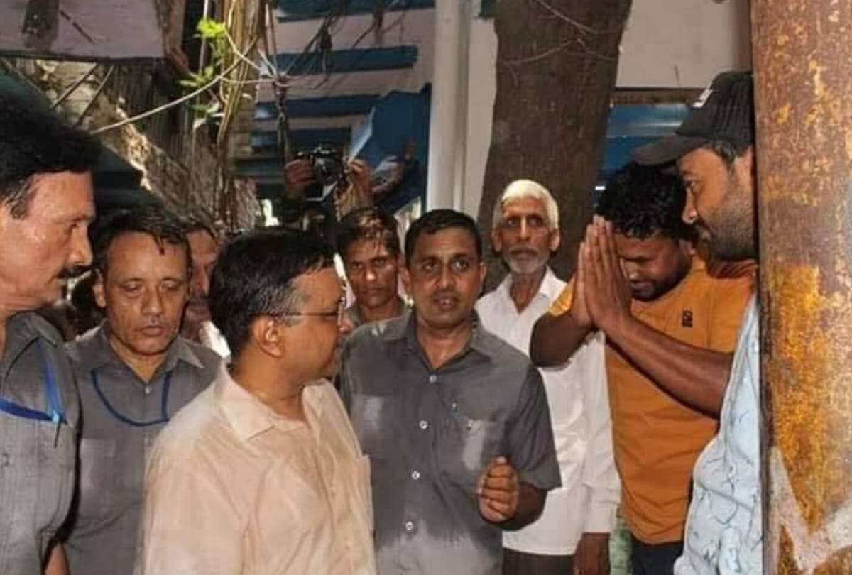 paresh rawal mocks kejriwal on his sweaty photo also got trolled on twitter