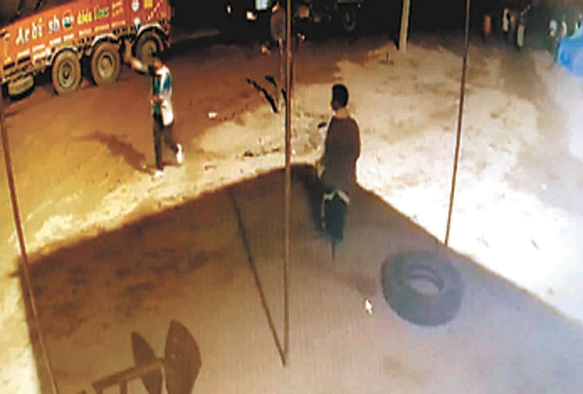 loot and firin in umral ghat kaushambi
