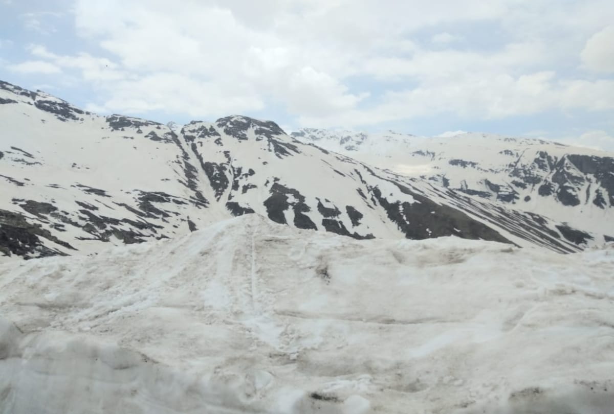 tourist flow increased in rohtang pass himachal