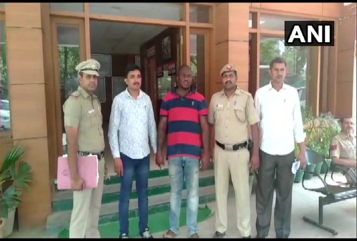Delhi Police arrested a Nigerian national Arthur Okeke for duping money on social media