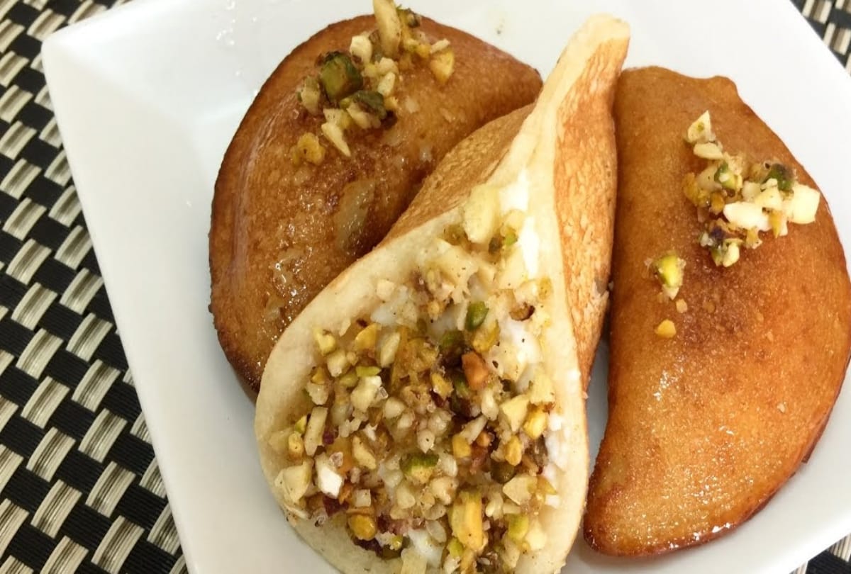 eid al fitr 2019 delicious dessert recipe of qatayef for ramadan