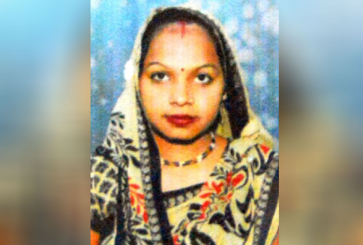 pregnant woman died in hospital family protest at sikandra agra