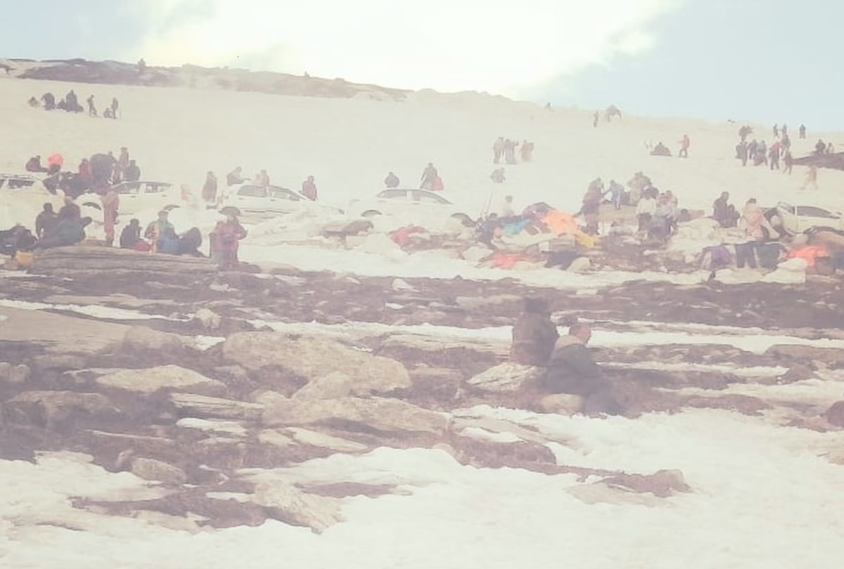 tourist flow increased in rohtang pass himachal