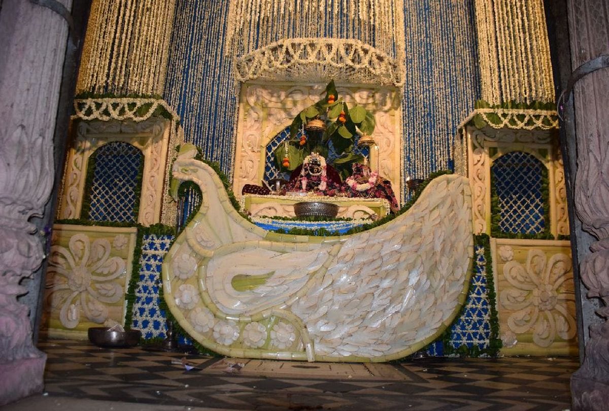 Shahji Mandir Sri Radha Ramnalal Devotees Can Visits Vrindavan