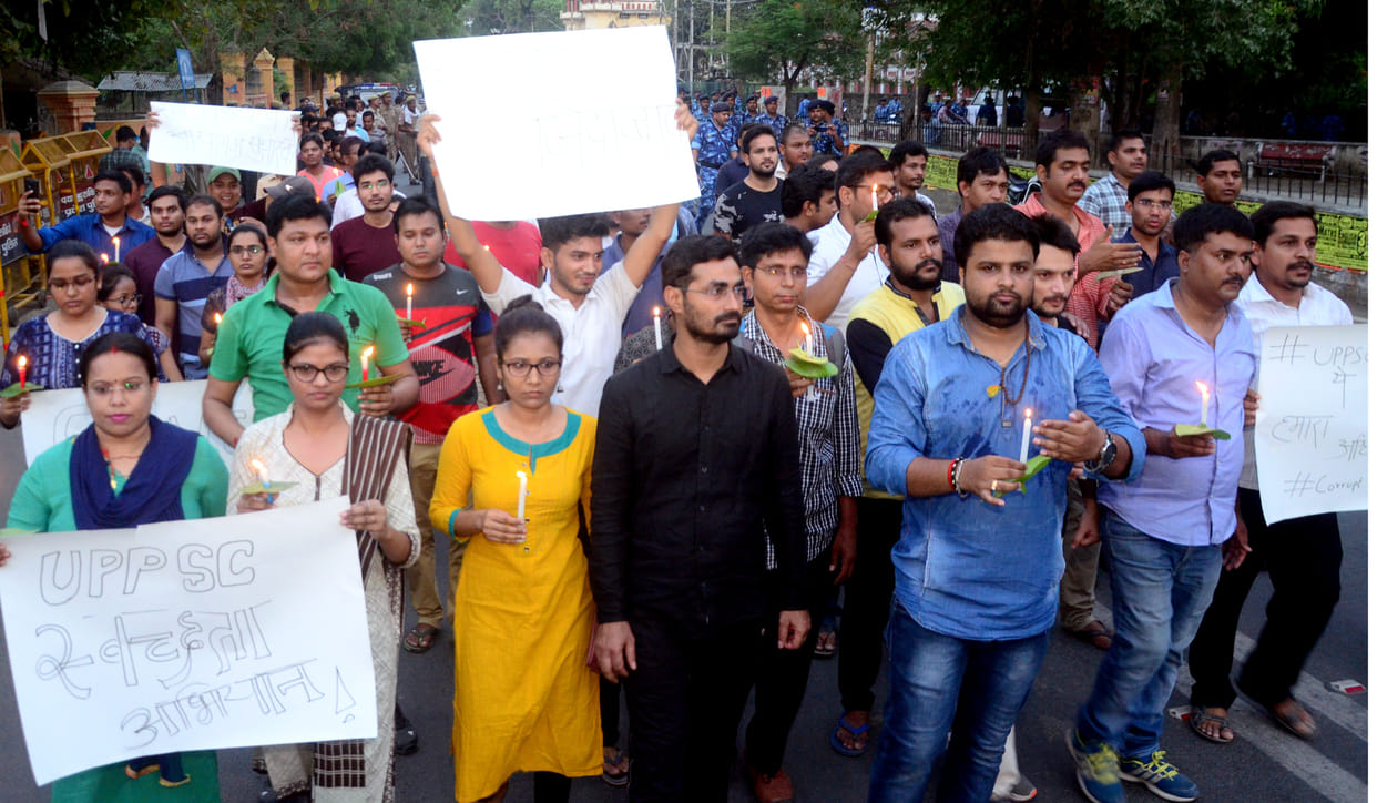 Candle March, a student leader arrested against UPPSC