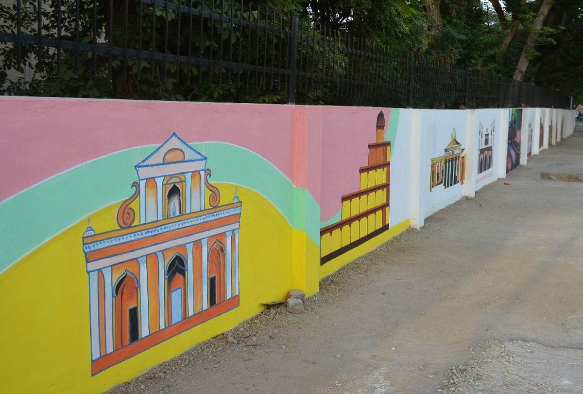 wall painting on fatehabad road in agra