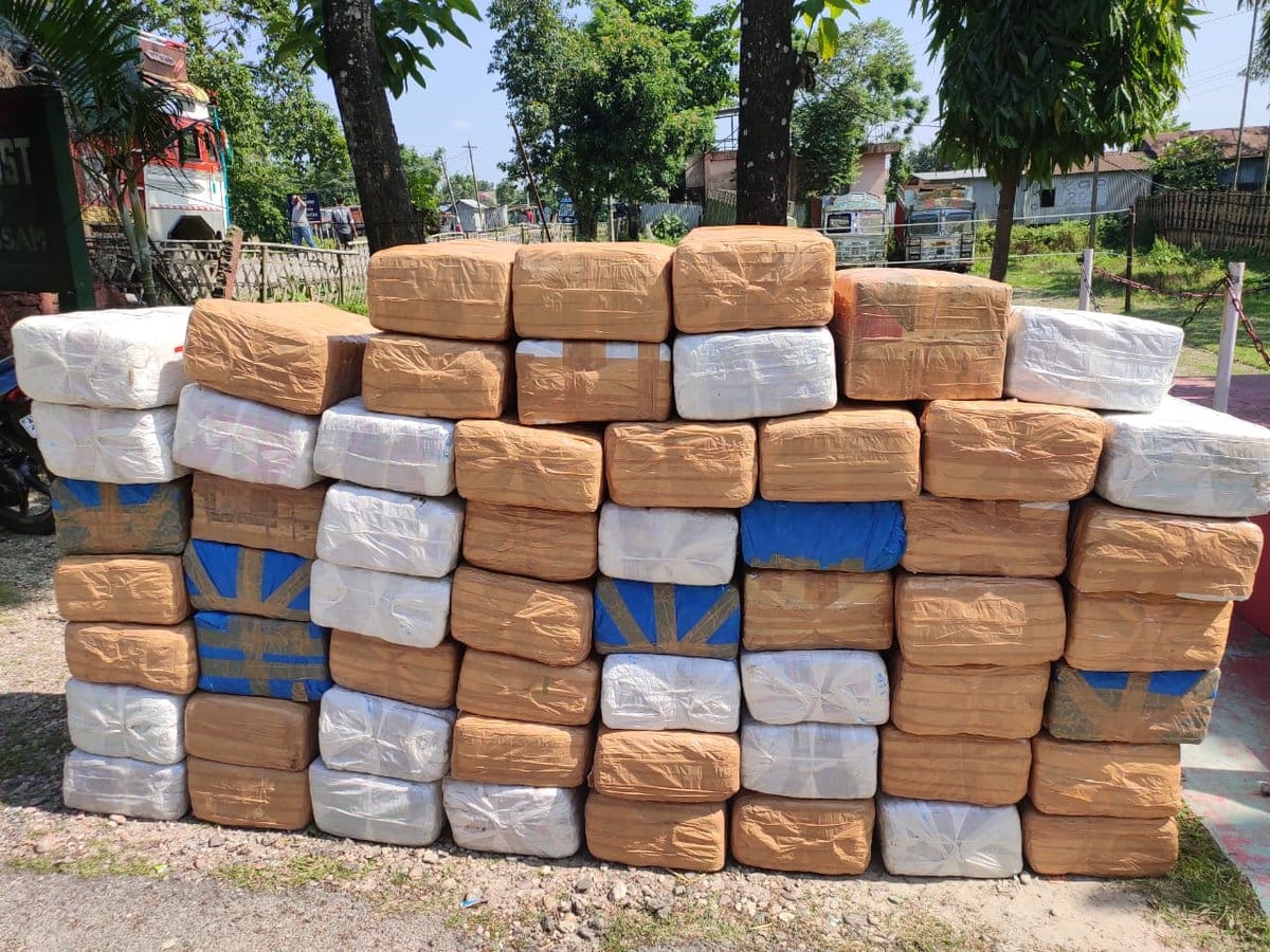 10 quintal cannabis recovered from truck in Sonbhadra