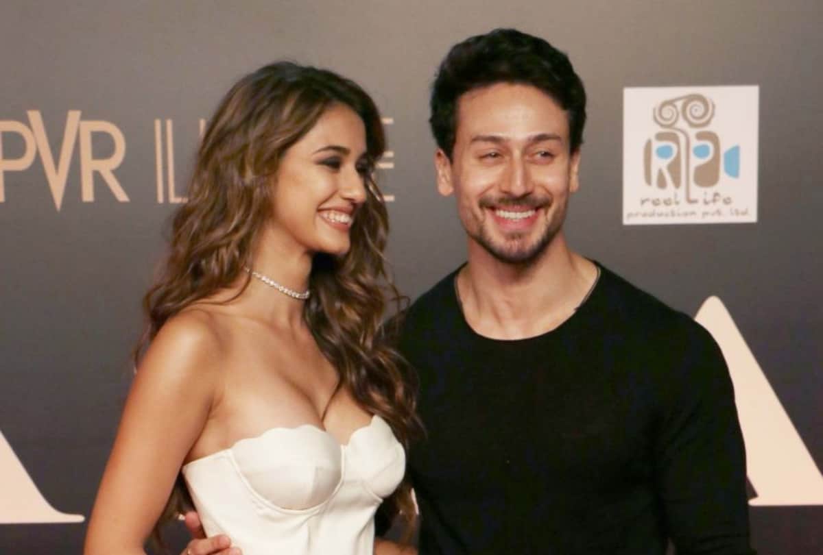disha patani and tiger shroff birthday dinner and celebrate with fans