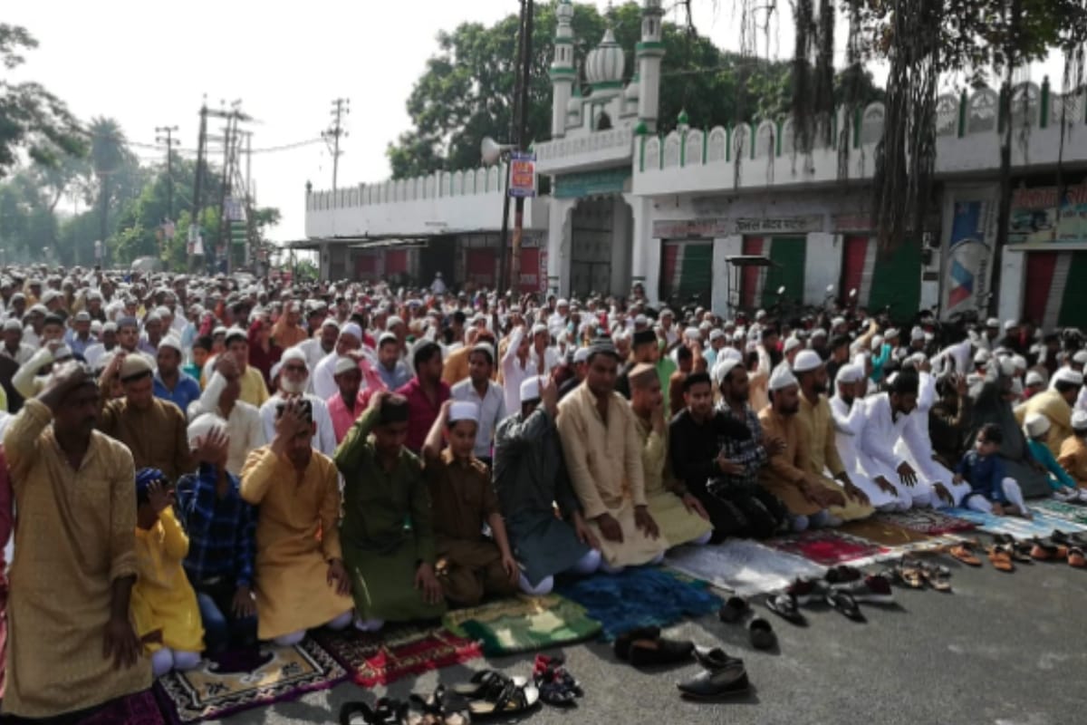 eid 2019: People wishes each other in Western UP
