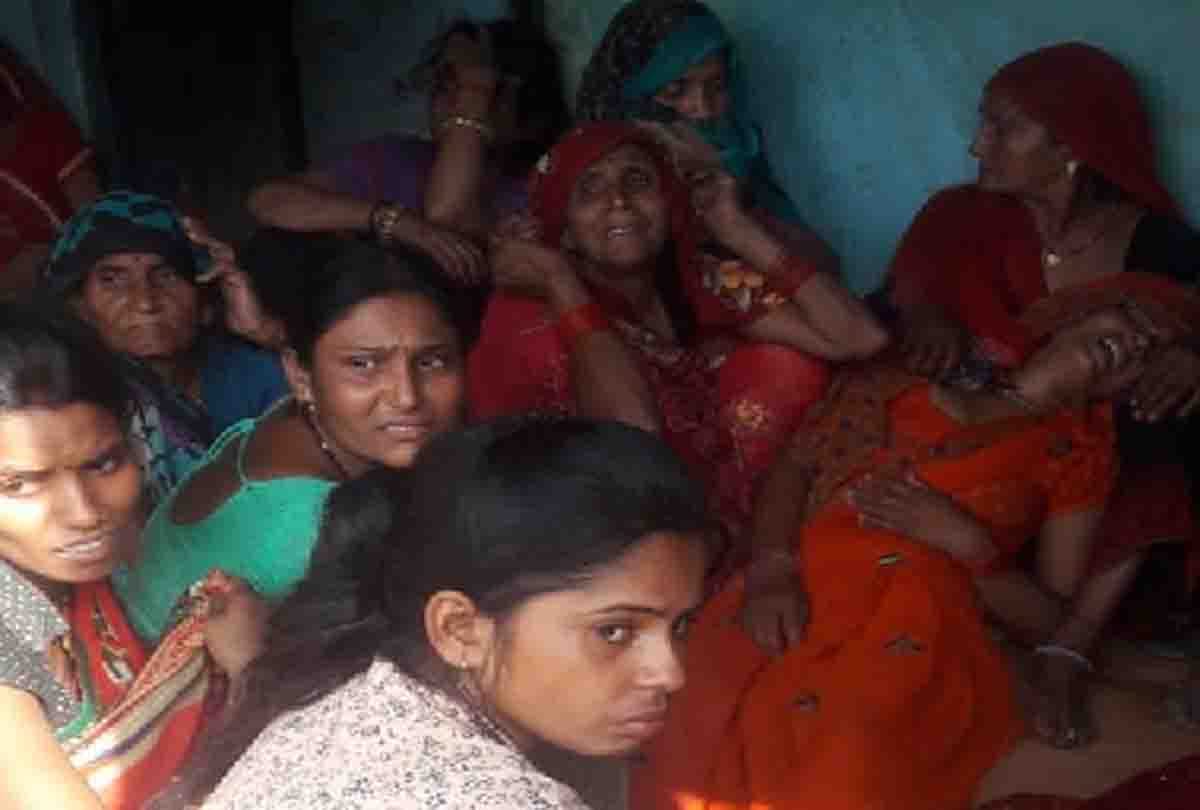 girl drawn in yamuna river in auraiya