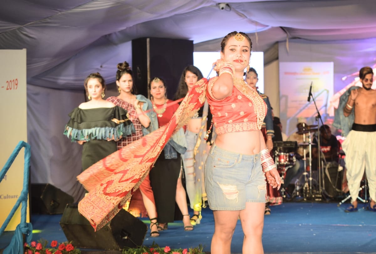 pics of fashion show in shimla international summer festival