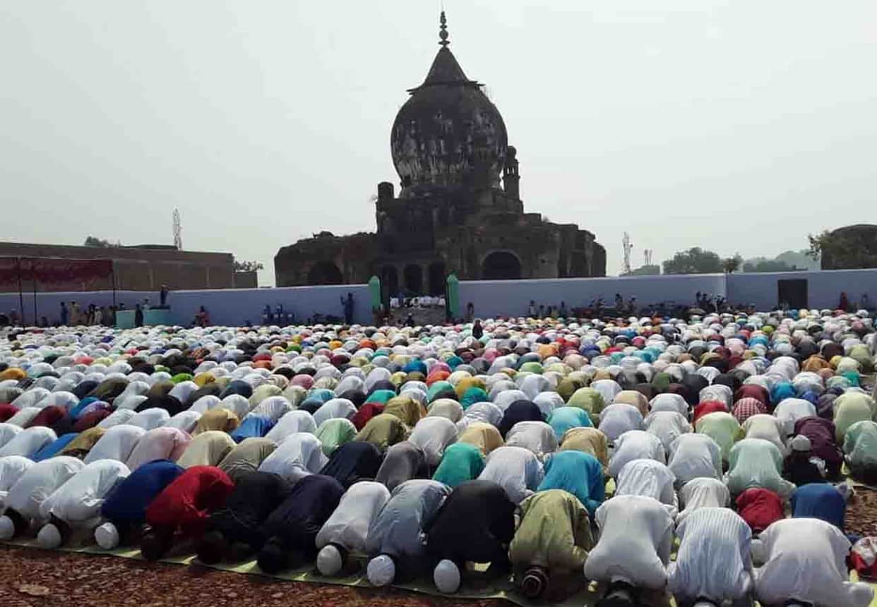 eid 2019, People wishes each other in these cities of  UP