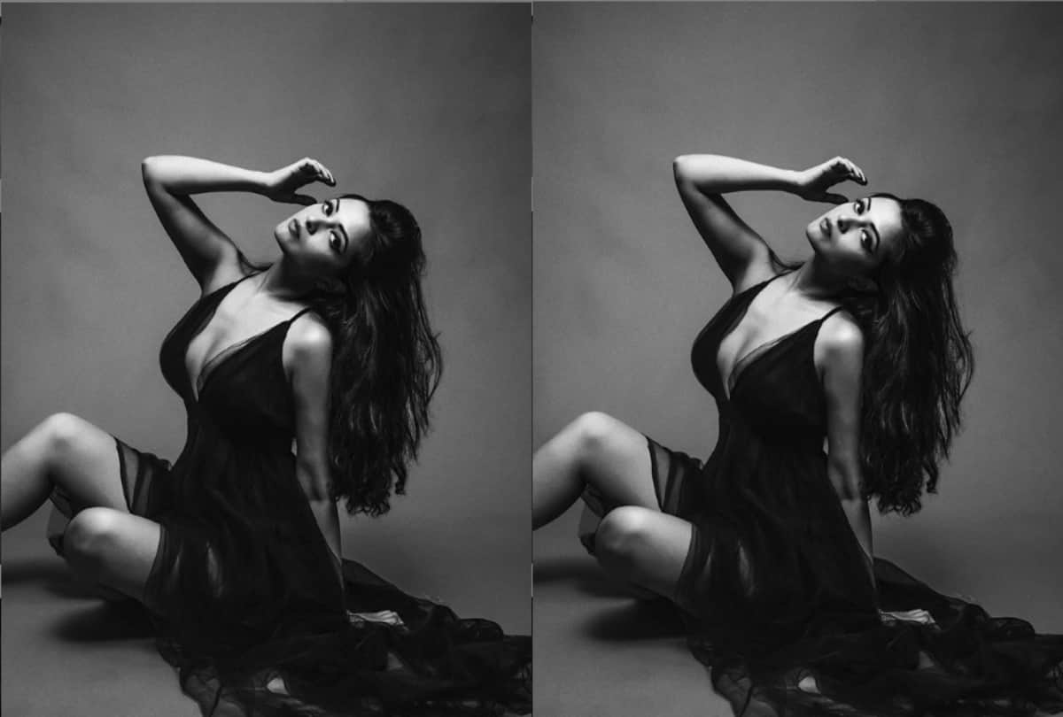 Riya Sen sizzle on instagram with her mesmerising pictures
