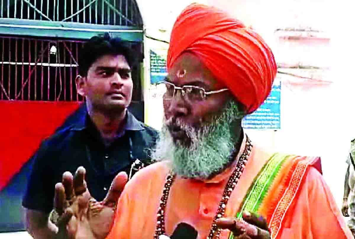 Sakshi Maharaj meets accused Kuldeep Singh Sengar in Sitapur jail