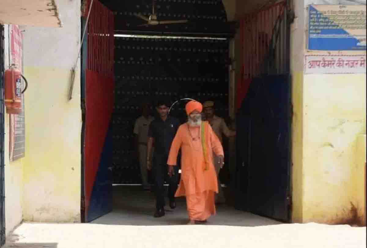 Sakshi Maharaj meets accused Kuldeep Singh Sengar in Sitapur jail
