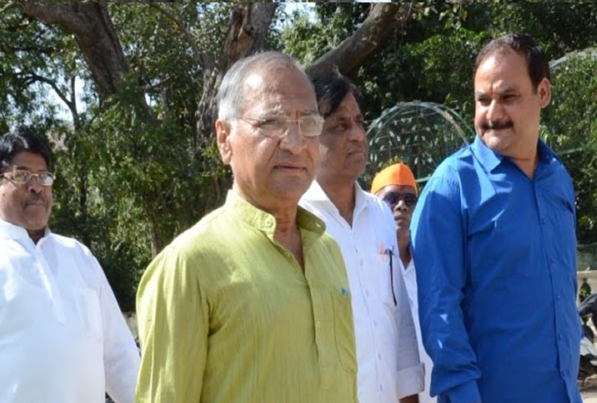 Madhya Pradesh: MP vivek narayan shejwalkar resigned as mayor from Gwalior