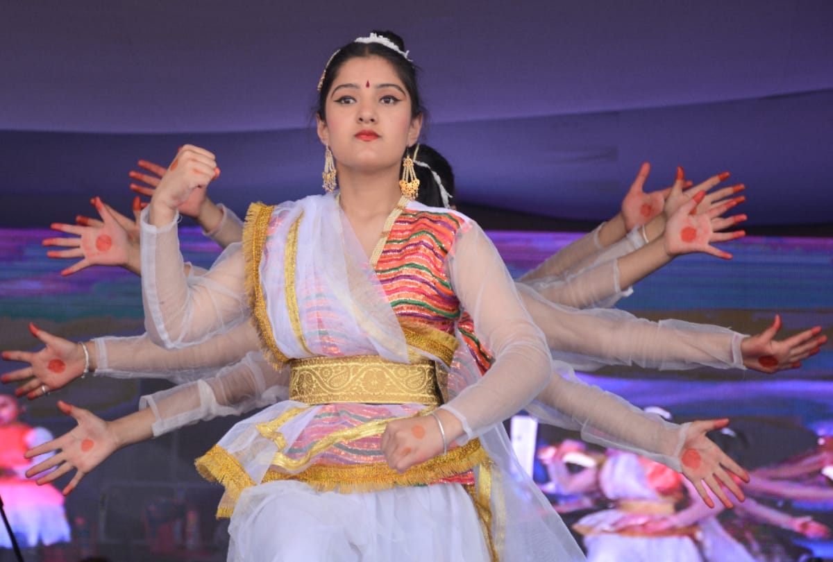 cultural performance of various state in shimla summer festival