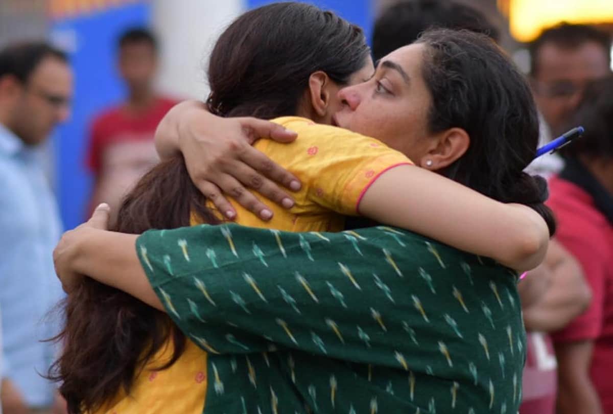 Deepika Padukone in Chapaak look with Vikrant Massey and Meghna Gulzar will melt your heart