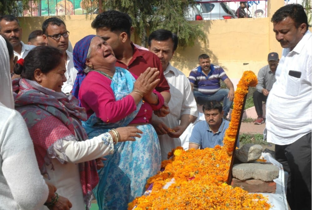 Bjp Minister prakash pant Death Mother Father unknown this happening