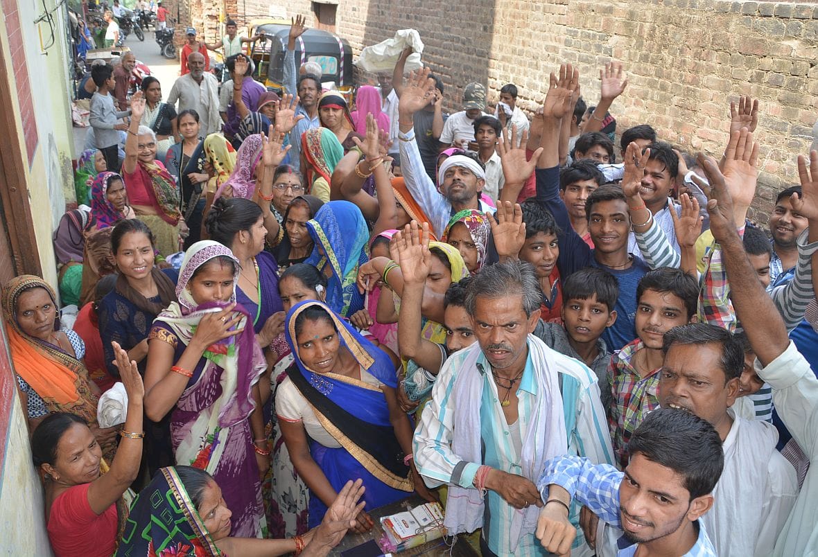 Along with pulses oil and salt food grains free till Holi in UP