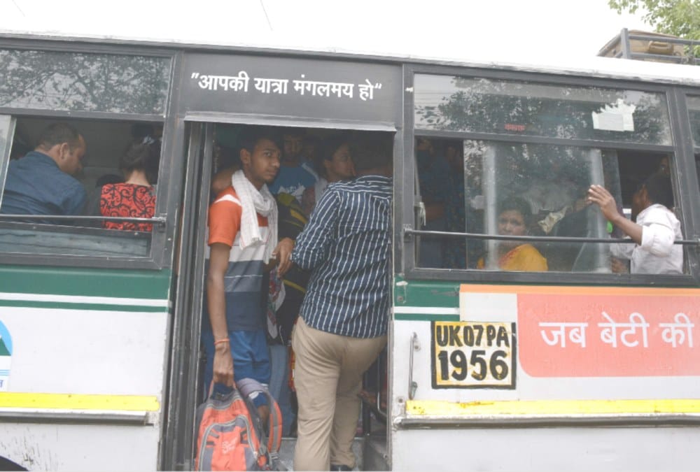 Tourist Buses Full and waiting for Ticket to go Mussoorie in Summers 2019