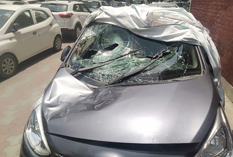 A youth jumped from 3rd floor of the hospital in Ludhiana