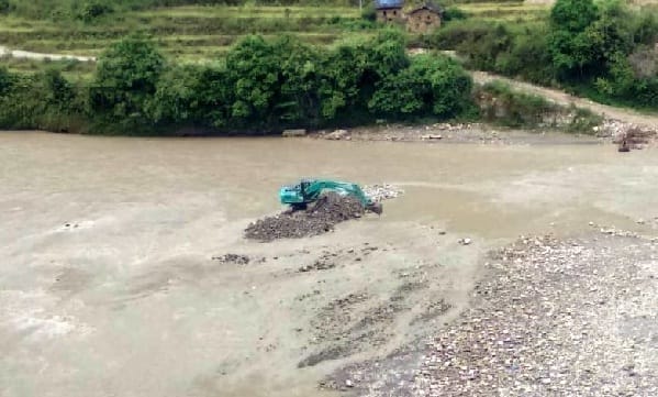 Rupee towards Mahakali river turned towards India