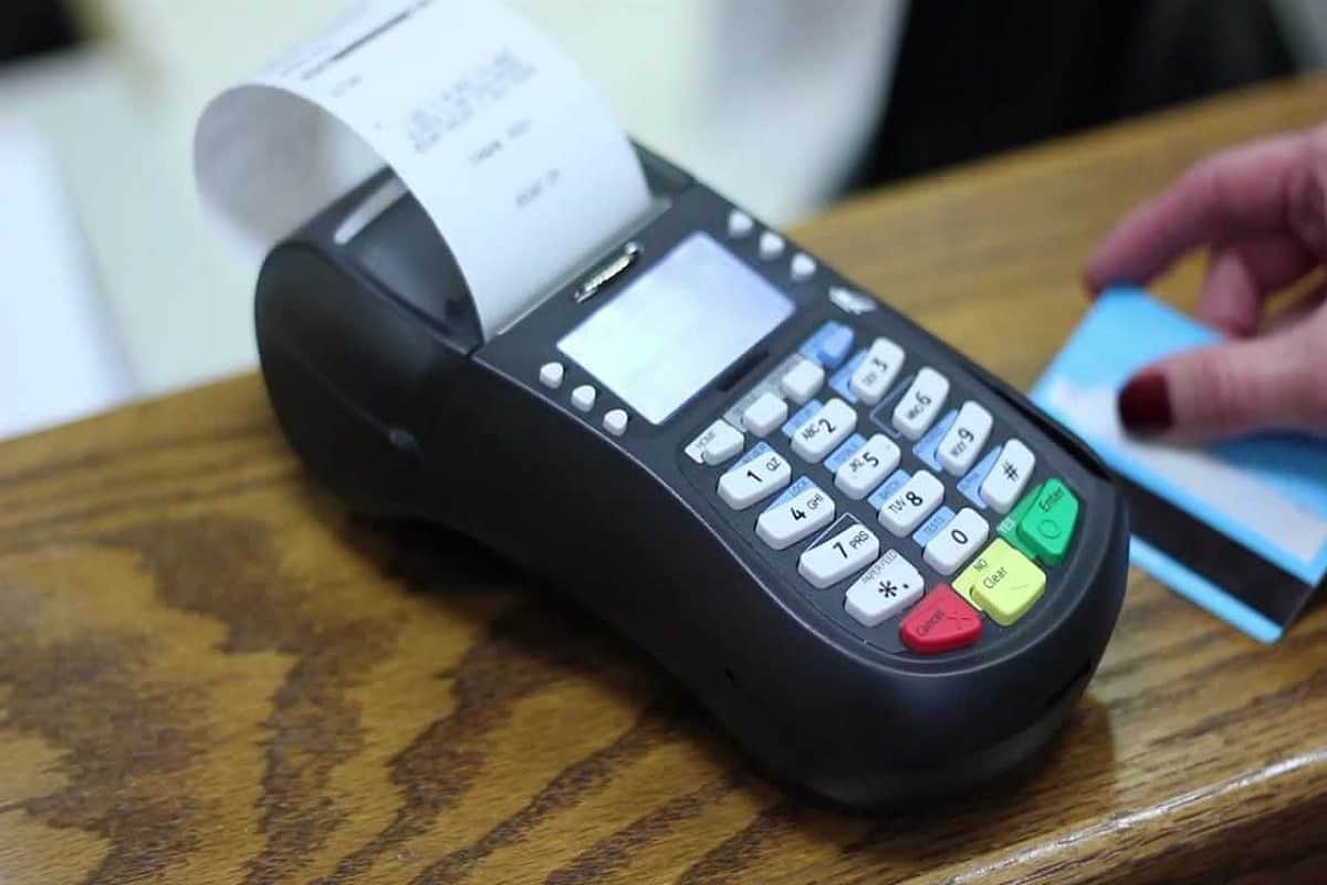 tips to save money by using credit card appropriately and meeting financial needs
