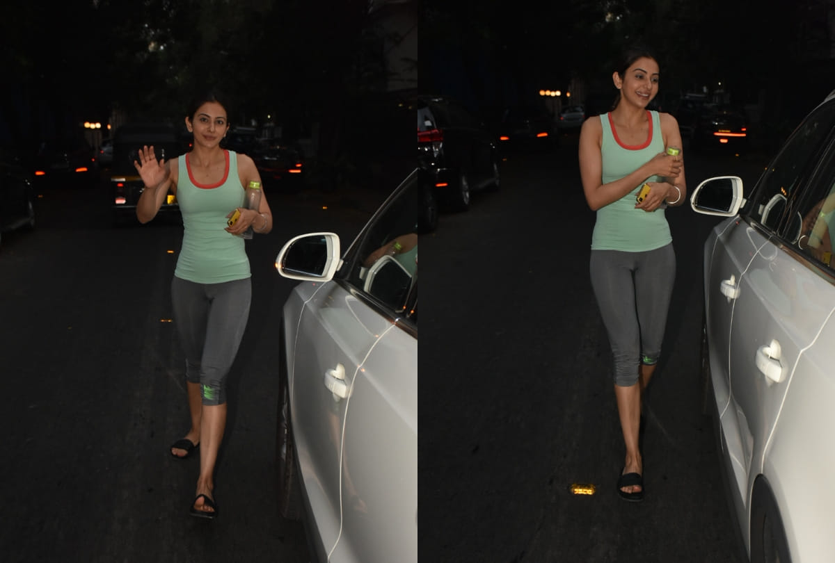 Kim sharma tisca chopra taapsee pannu rajnikanth spotted at mumbai