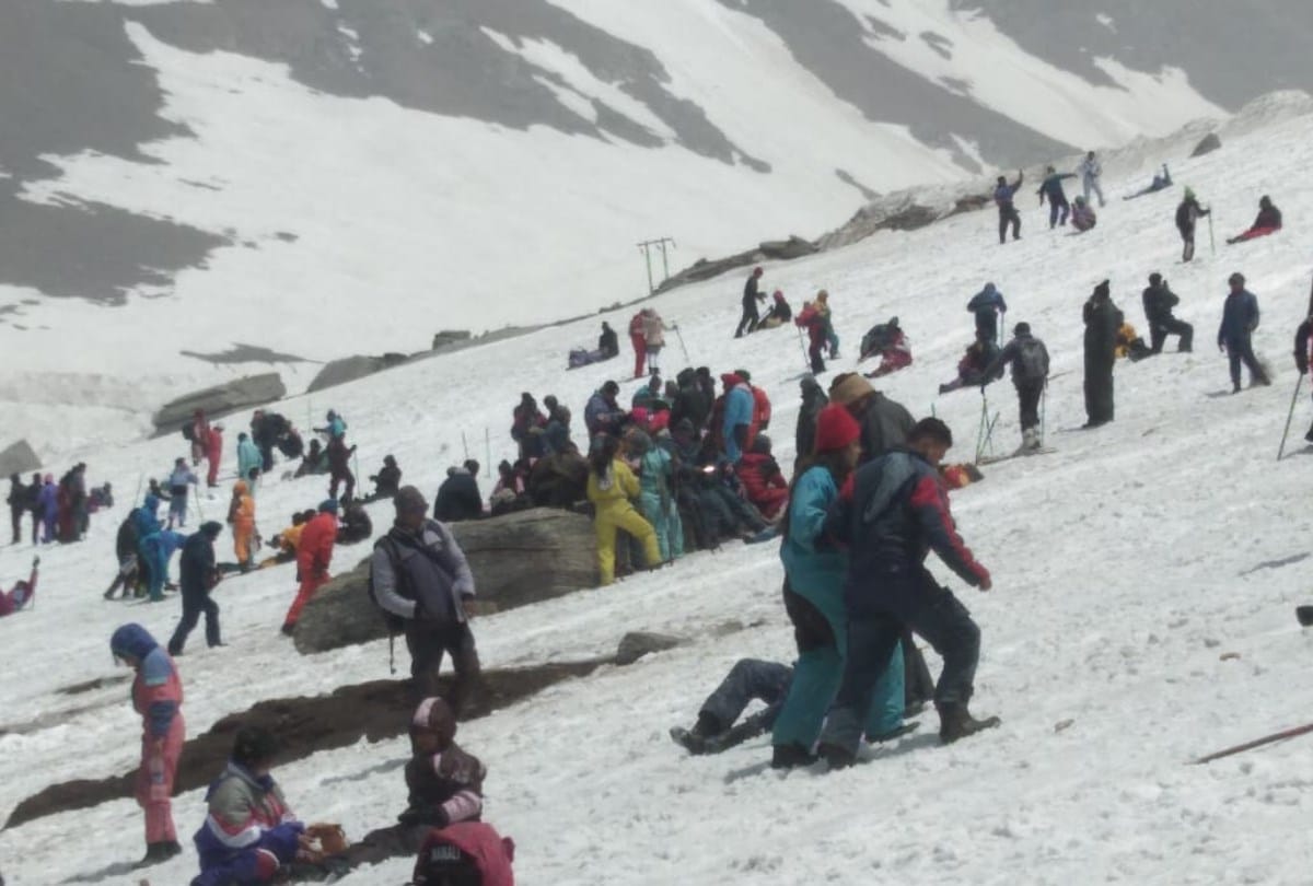 Fresh snowfall in Rohtang Pass Kullu Himachal Pradesh