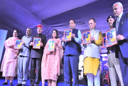 Playback singer Farhan Sabri and Madhushri Bhattacharya performed in shimla summer festival