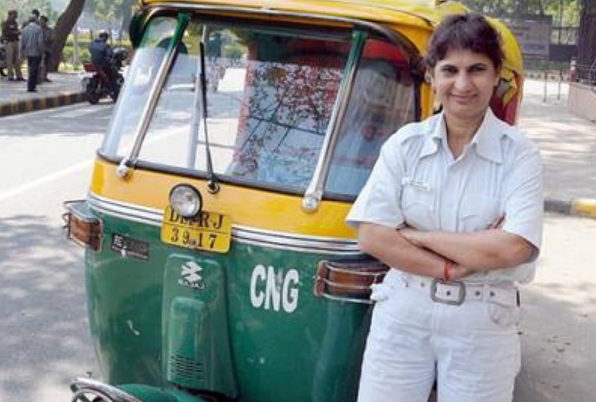 delhi first woman driver sunita robbed in ghaziabad method of loot will shock you