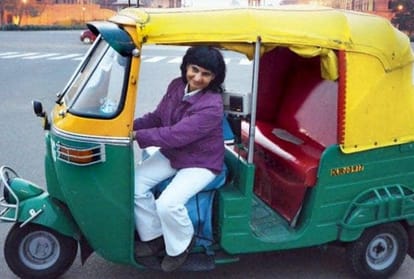 delhi first woman driver sunita robbed in ghaziabad method of loot will shock you